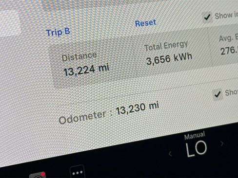 Used 2022 Tesla Model Y Long Range image 24