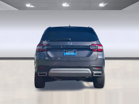 Certified 2025 Honda Pilot Touring image 9