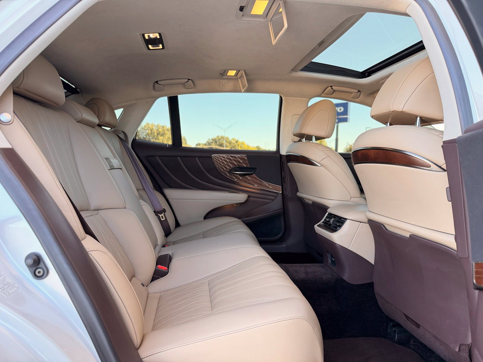 Used 2020 Lexus LS 500 w/ Interior Upgrade Package RWD image 37