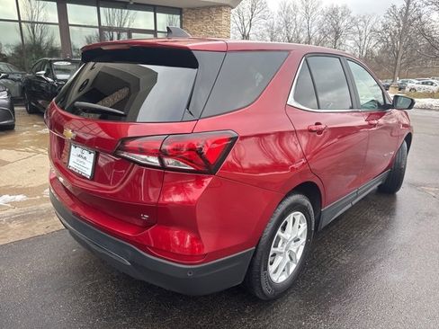 Used 2023 Chevrolet Equinox LT image 3