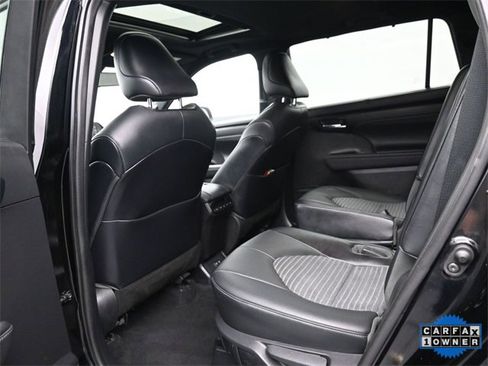 Used 2021 Toyota Highlander XSE image 22