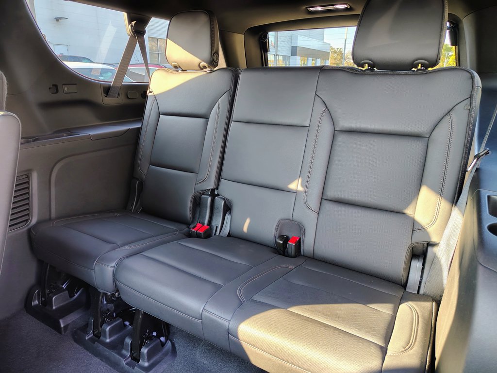 Used 2025 Chevrolet Suburban High Country AWD/4WD image 45