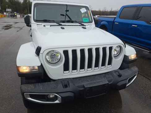 Used 2022 Jeep Wrangler Unlimited Sahara w/ Cold Weather Group image 2