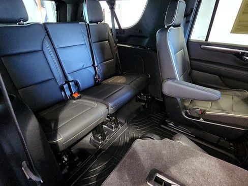 Used 2025 Chevrolet Suburban Premier AWD/4WD image 65
