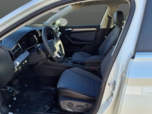 New 2026 Volkswagen Jetta SE image 9