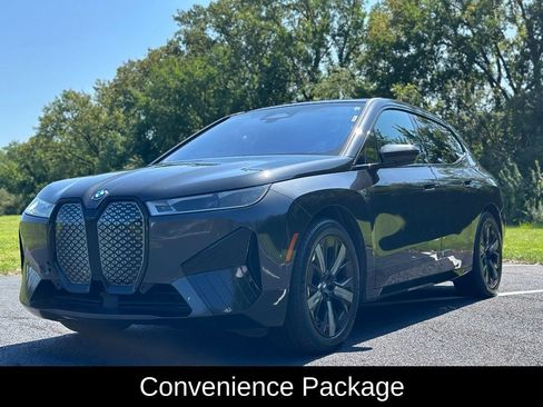 Used 2022 BMW iX xDrive50 w/ Sport Package AWD/4WD image 3