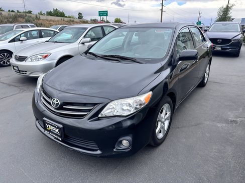 Used 2013 Toyota Corolla LE w/ Premium Complete Pkg FWD image 2
