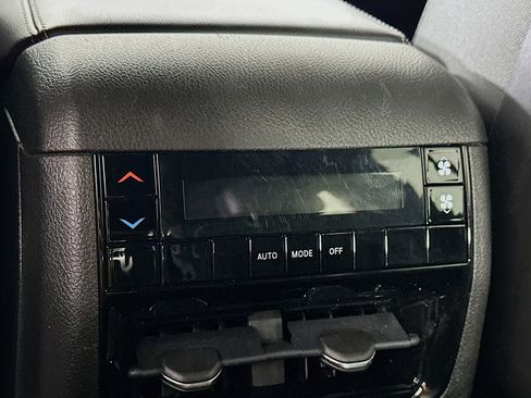 Used 2021 Jeep Grand Cherokee L Laredo image 27