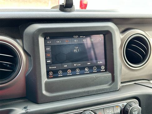 Used 2021 Jeep Wrangler Unlimited Sport image 13