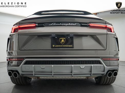 Used 2021 Lamborghini Urus image 17