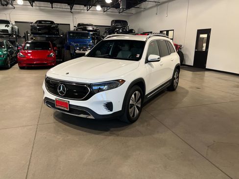 Used 2023 Mercedes-Benz EQB 300 4MATIC image 7