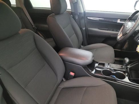 Used 2015 Kia Sorento LX image 21
