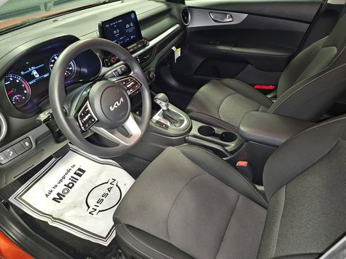 Used 2023 Kia Forte LXS w/ LXS Technology Package image 28
