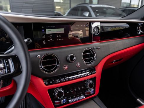 Used 2024 Rolls-Royce Spectre w/ Spectre Launch Package image 32