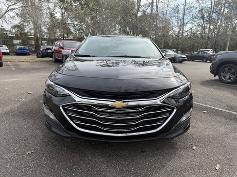Used 2024 Chevrolet Malibu LT image 2