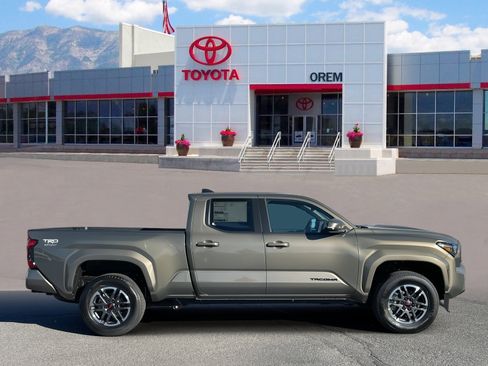 New 2026 Toyota Tacoma TRD Sport w/ TRD Sport Upgrade Package image 3