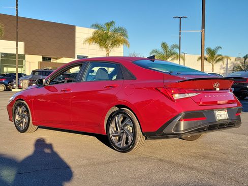 Certified 2025 Hyundai Elantra SEL image 27