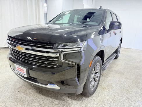 Used 2023 Chevrolet Tahoe LT w/ Luxury Package image 3