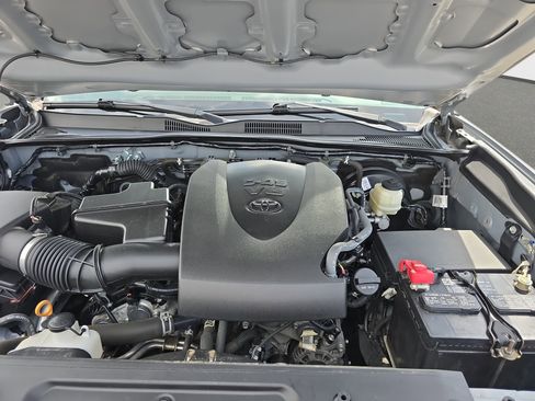 Used 2021 Toyota Tacoma SR5 RWD image 35