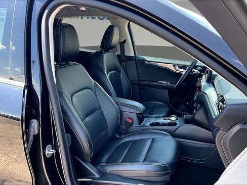 Used 2022 Ford Escape Titanium AWD/4WD image 28