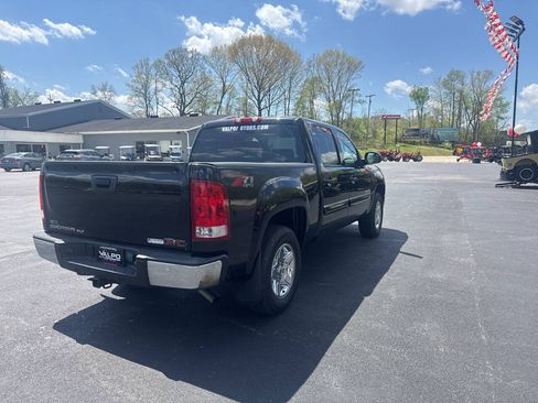 Used 2010 GMC Sierra 1500 SLT w/ All-Terrain Package AWD/4WD image 11