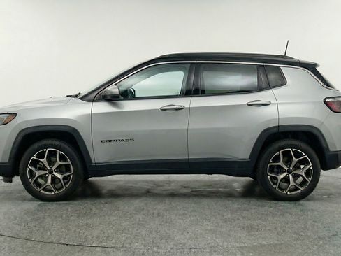 Used 2025 Jeep Compass Limited image 5