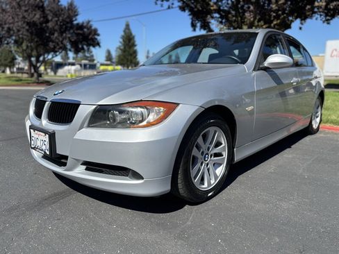 Used 2006 BMW 325i Sedan RWD image 7