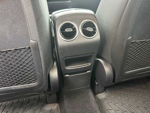 Used 2024 Mercedes-Benz GLB 250 GLB 250 image 19