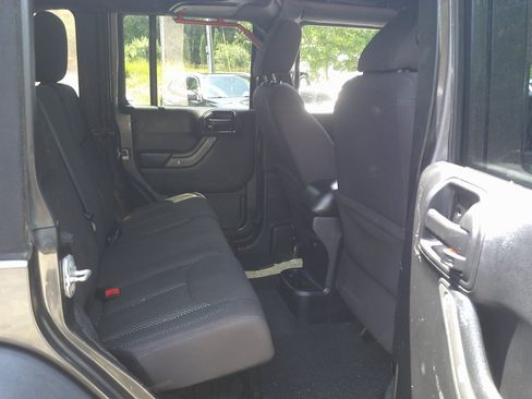 Used 2016 Jeep Wrangler Unlimited Sport AWD/4WD image 25