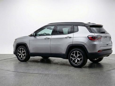 Used 2025 Jeep Compass Limited AWD/4WD image 6