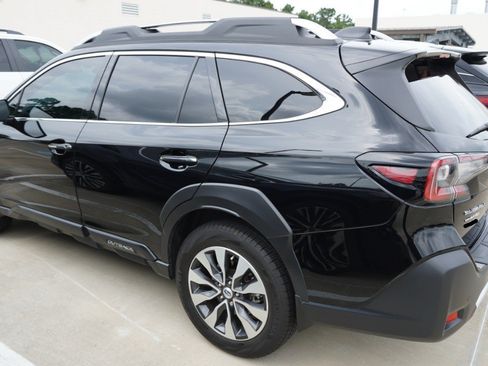 Used 2025 Subaru Outback Touring XT AWD/4WD image 8