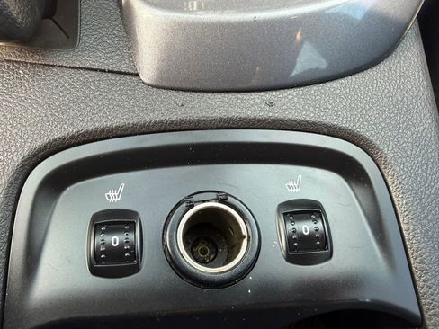 Used 2013 Ford Focus Titanium w/ Titanium Handling Pkg FWD image 22