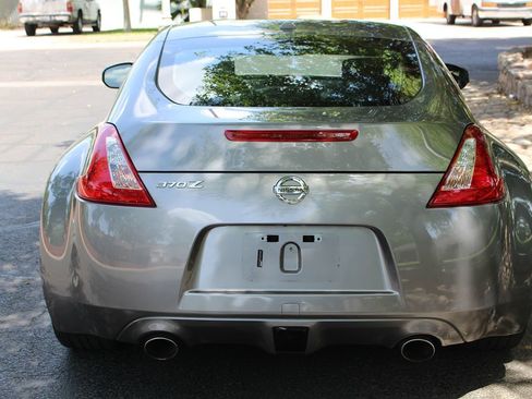 Used 2009 Nissan 370Z Touring RWD image 5