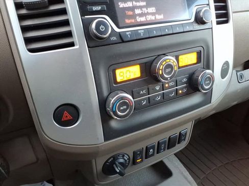 Used 2015 Nissan Frontier SV image 18