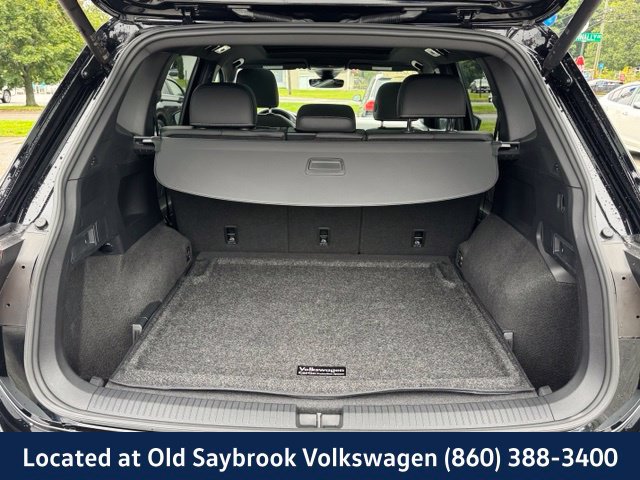 Certified 2024 Volkswagen Tiguan SE R-Line AWD/4WD image 19