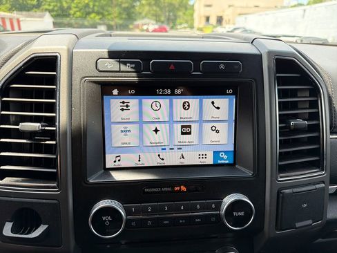 Used 2018 Ford Expedition Max XLT w/ Equipment Group 202A AWD/4WD image 35