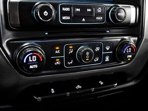 Used 2018 Chevrolet Silverado 1500 LT w/ All Star Edition image 31