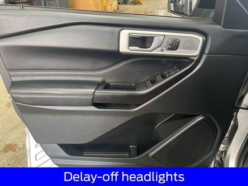 Used 2020 Ford Explorer Limited image 19