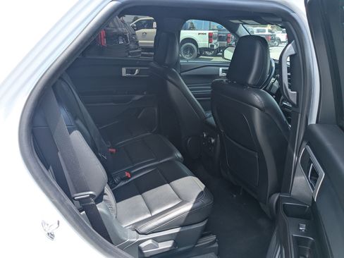 Used 2020 Ford Explorer XLT w/ Equipment Group 202A AWD/4WD image 32
