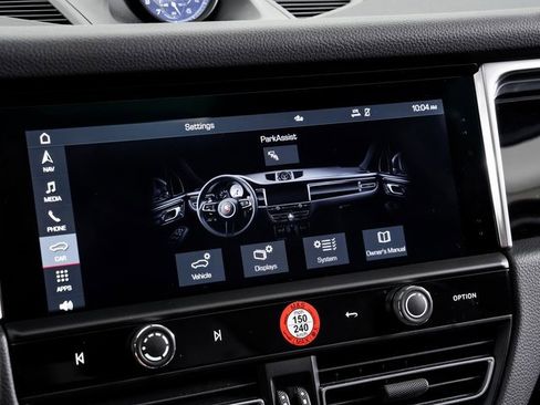 Used 2025 Porsche Macan image 19