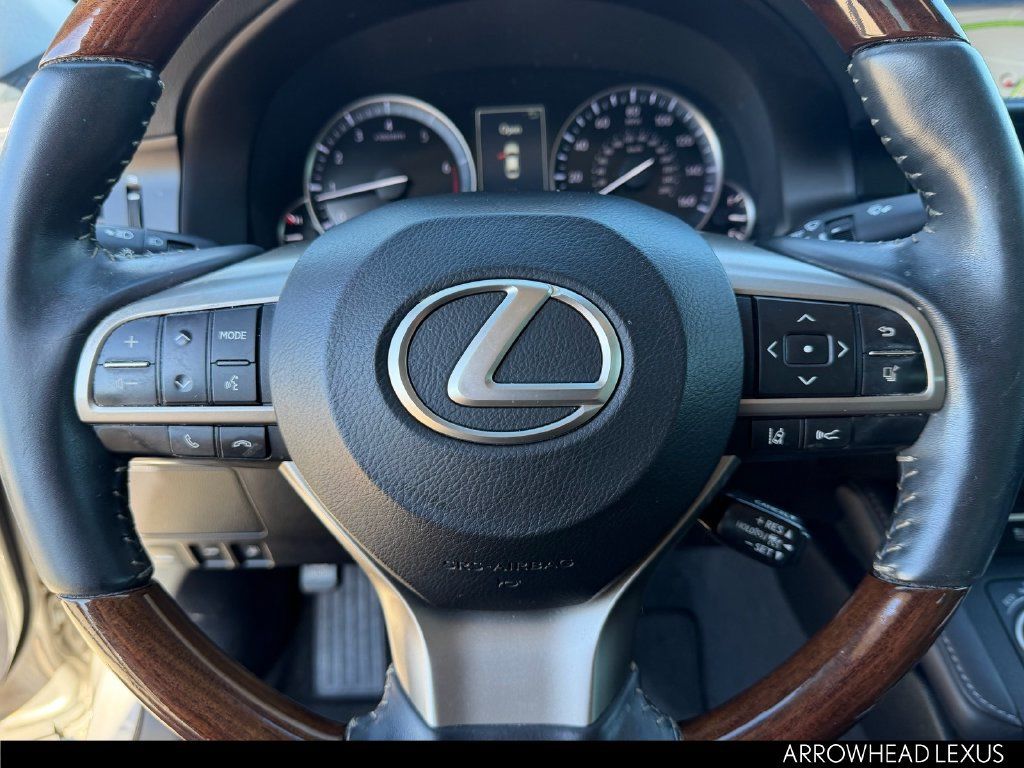 Used 2017 Lexus ES 350 w/ Ultra Luxury Package FWD image 34