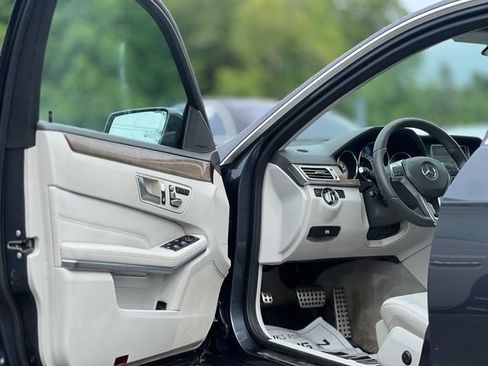 Used 2014 Mercedes-Benz E 350 Sedan image 9