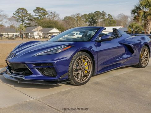 Used 2025 Chevrolet Corvette Stingray Premium Conv w/ Z51 Performance Package RWD image 14