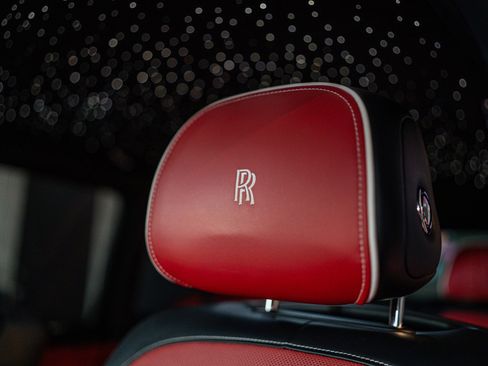 Used 2022 Rolls-Royce Cullinan Black Badge AWD/4WD image 9