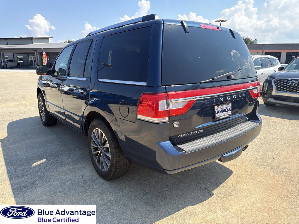 Used 2017 Lincoln Navigator Select RWD image 8