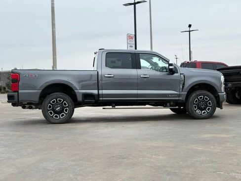 Used 2024 Ford F250 Platinum image 7