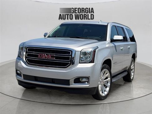 Used 2019 GMC Yukon XL SLE w/ Convenience Package image 3