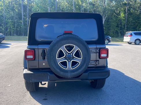 Used 2020 Jeep Wrangler Sport AWD/4WD image 6