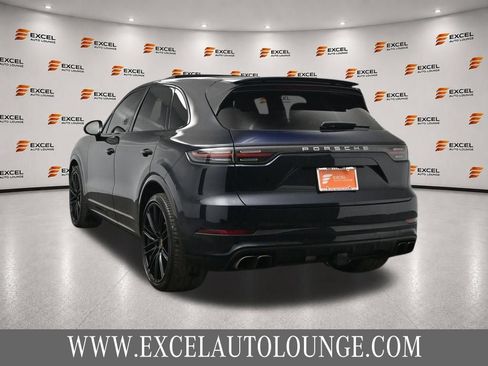 Used 2021 Porsche Cayenne Turbo w/ Premium Package Plus AWD/4WD image 3