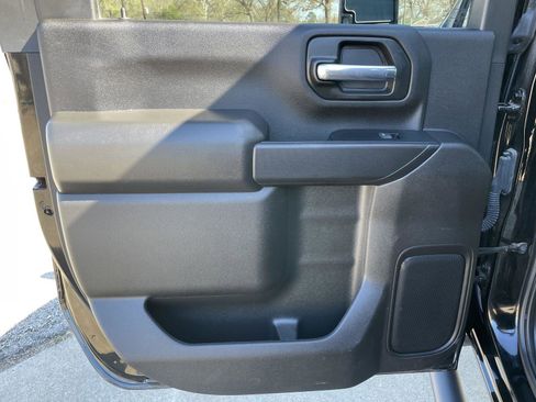 Used 2024 Chevrolet Silverado 2500 Custom w/ Custom Value Package image 35